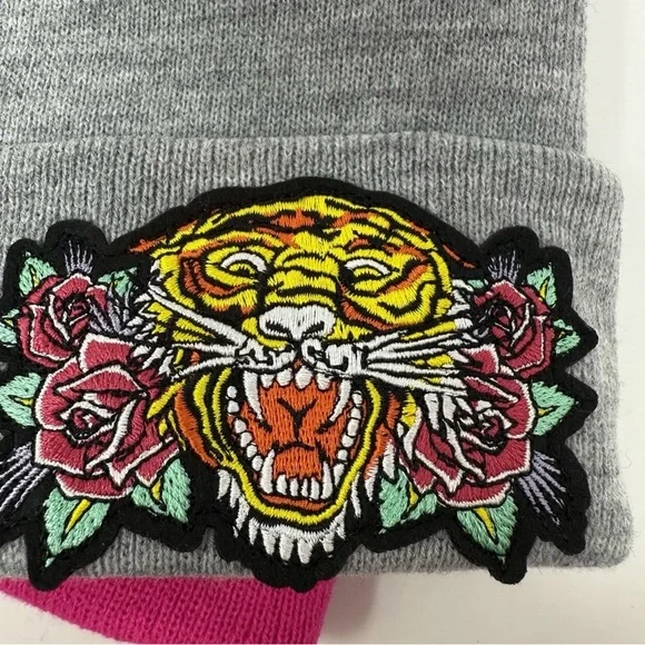 Ed Hardy Set of 2 Gray and Pink Beanie Set Love Kills Slowly NWT - Picture 3 of 6